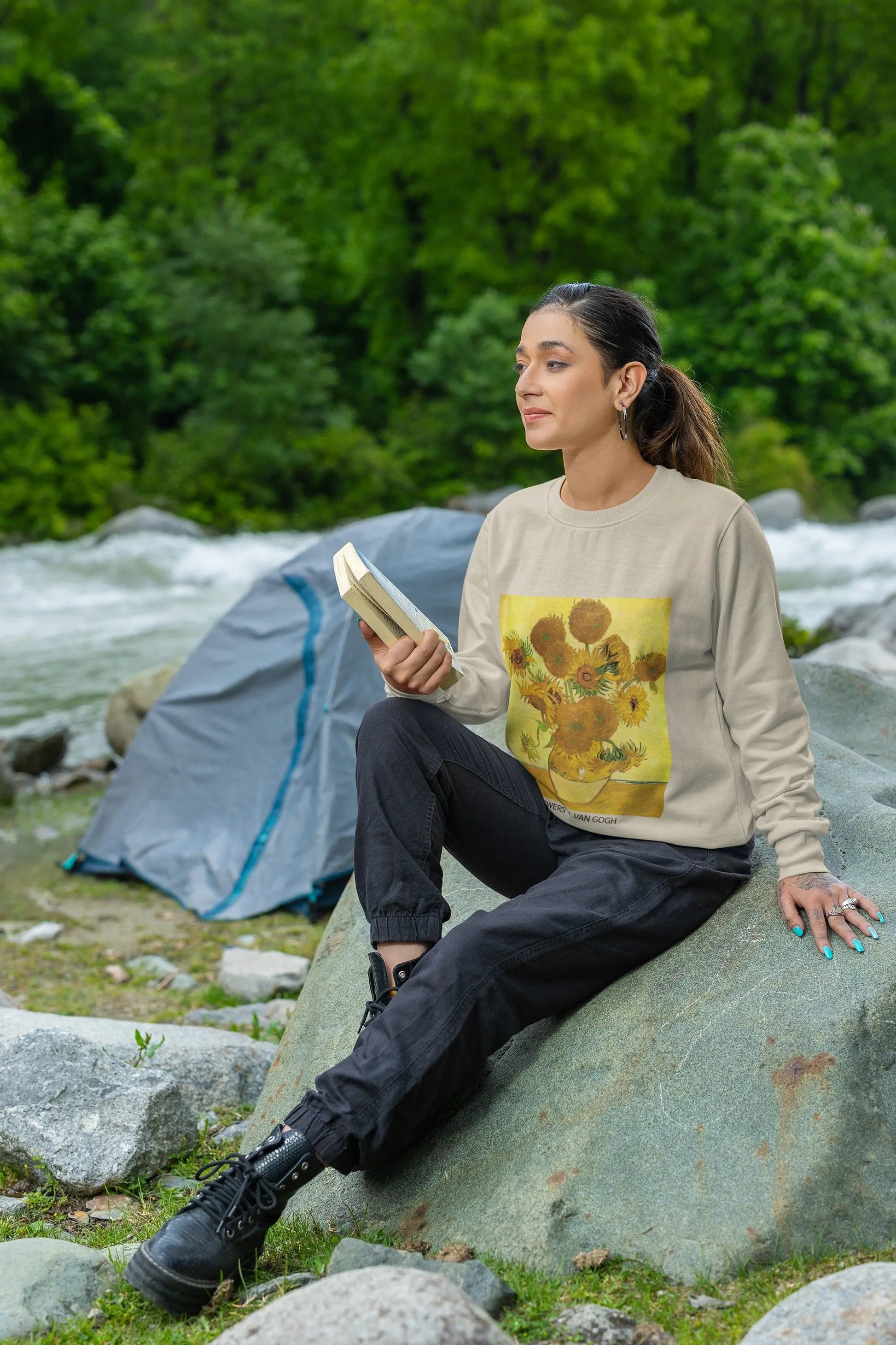 Sweatshirt featuring Van Gogh's Sunflowers